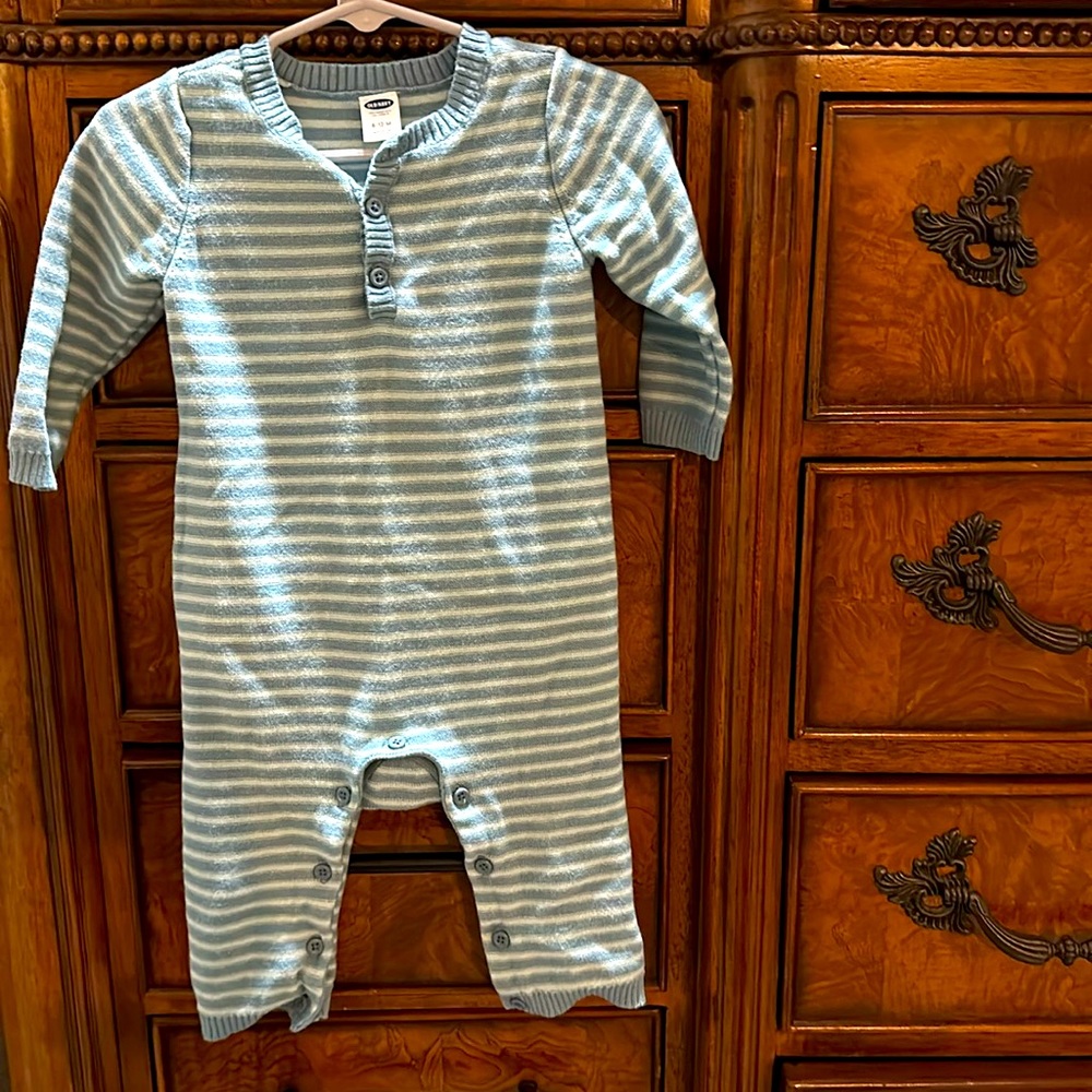 Old Navy sweater onesie long sleeve blue with buttons never worn